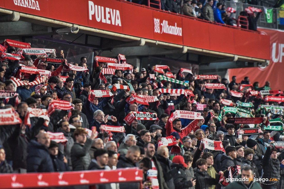 La afición ha vuelto a conectar con el equipo (J.M. BALDOMERO)