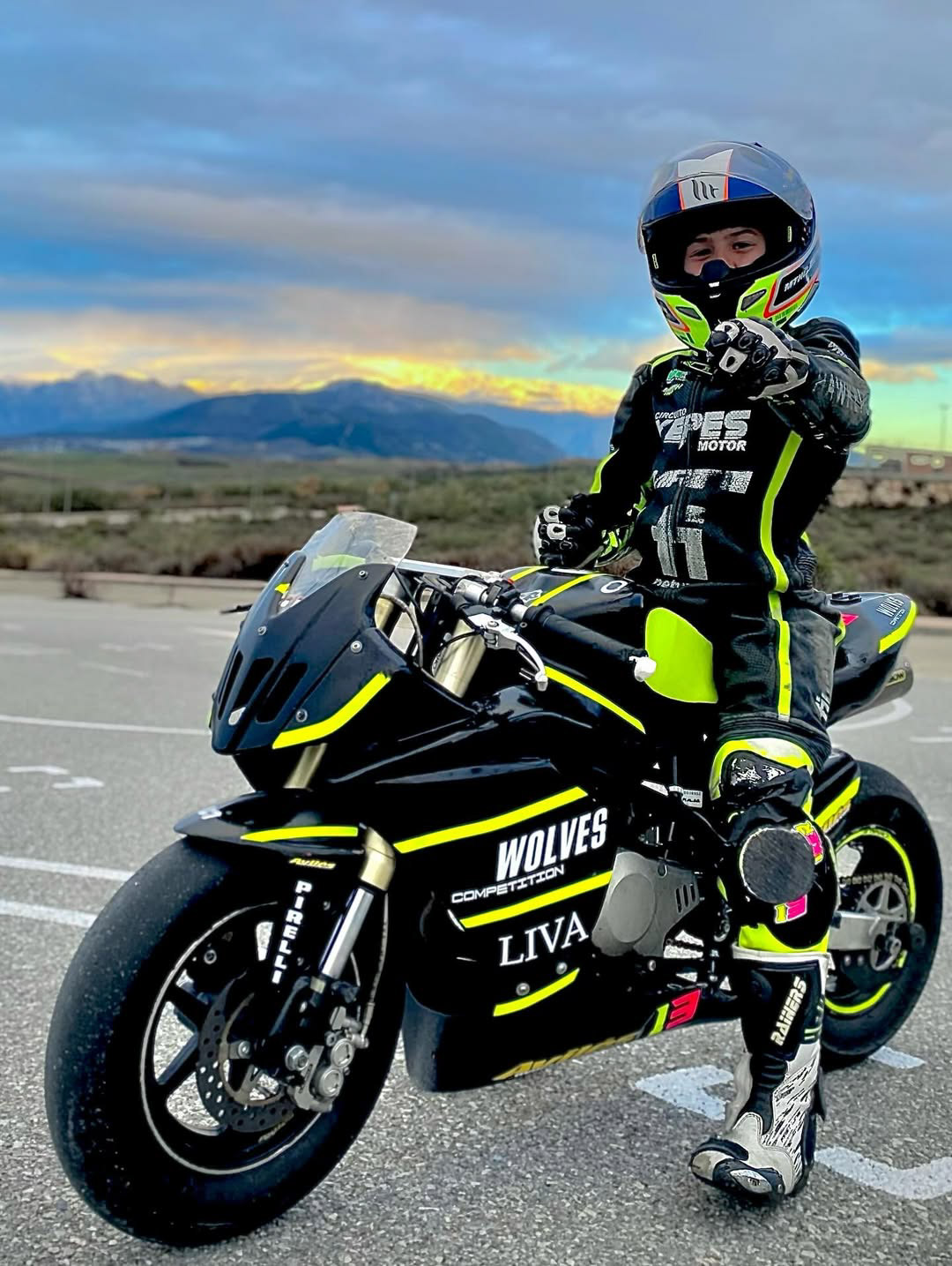 Iker Peregrina en su moto (AYTO. MARACENA