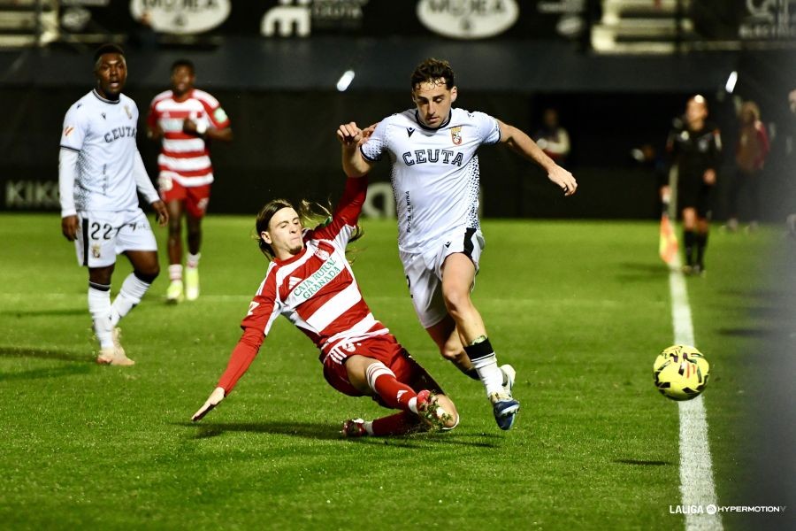 Izan cuajó un partido de menos a más (LALIGA)