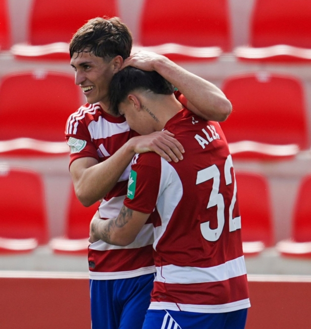 Recreativo y Huétor Vega lucharán por engancharse a la lucha por los playoff (GRANADA CF) Recreativo y Huétor Vega lucharán por engancharse a la lucha por los playoff (GRANADA CF)