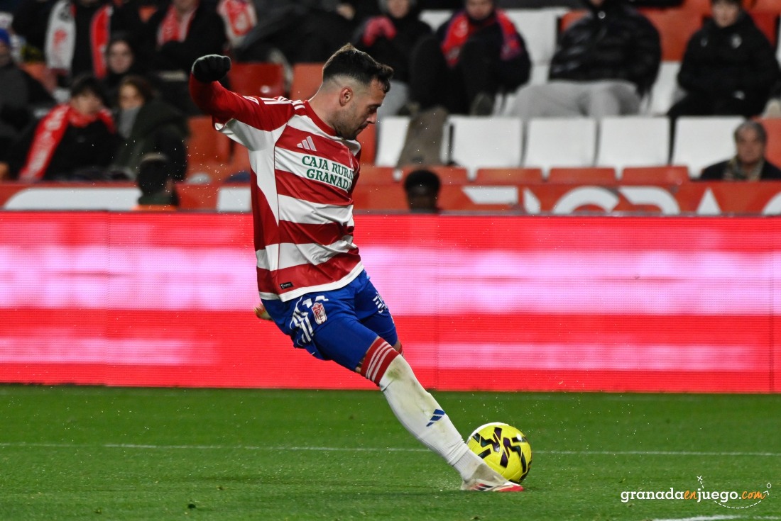 Arnáiz fue uno de los protagonistas en Riazor (J.M. BALDOMERO)