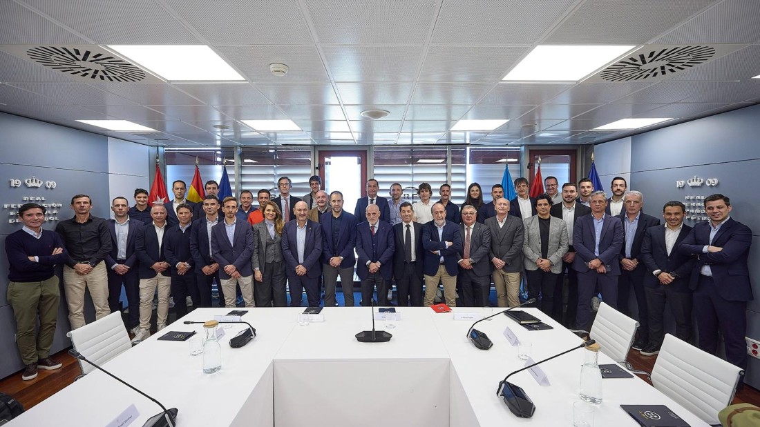 Pacheta ha acudido a Madrid junto a otros entrenadores de Primera y Segunda (RFEF)
