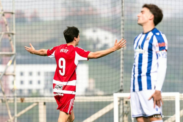 Petit en la celebración de tanto ante la Real Sociedad B (LALIGA) Petit en la celebración de tanto ante la Real Sociedad B (LALIGA)