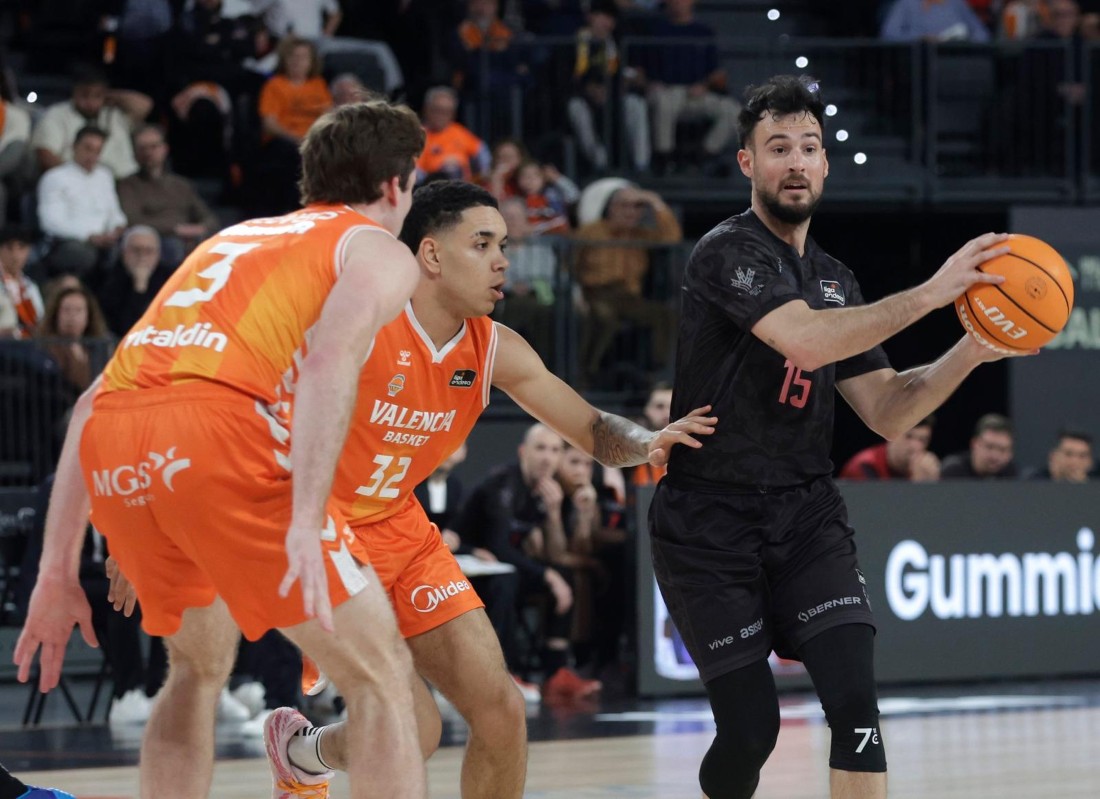 El Coviran no pudo frenar al Valencia Basket (COVIRAN GRANADA)