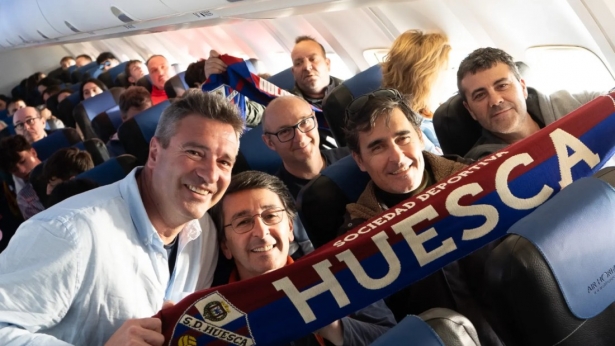 La afición del Huesca se dejará sentir en `Los Cármenes` (HERALDO DE ARAGÓN) La afición del Huesca se dejará sentir en `Los Cármenes` (HERALDO DE ARAGÓN)