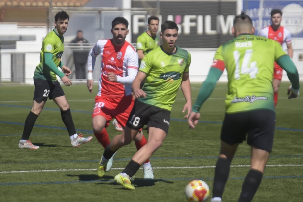 El CD Huétor Vega cayó ante el Torreperogil (GPMEDIA)
