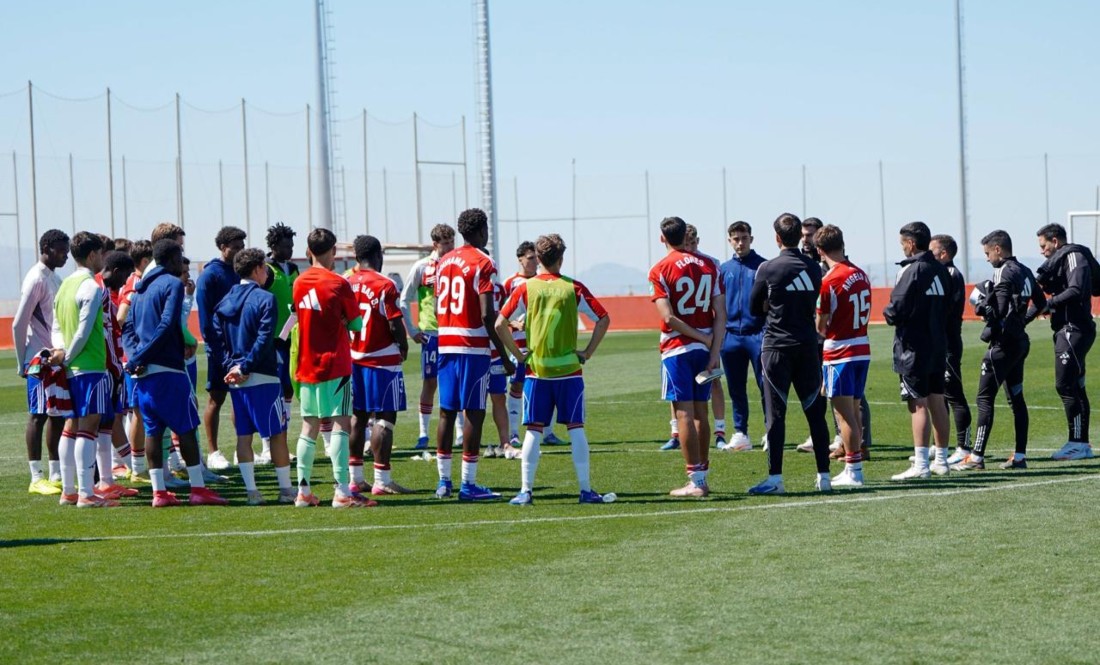El Recre quiere apretar en el tramo final (GRANADA CF)