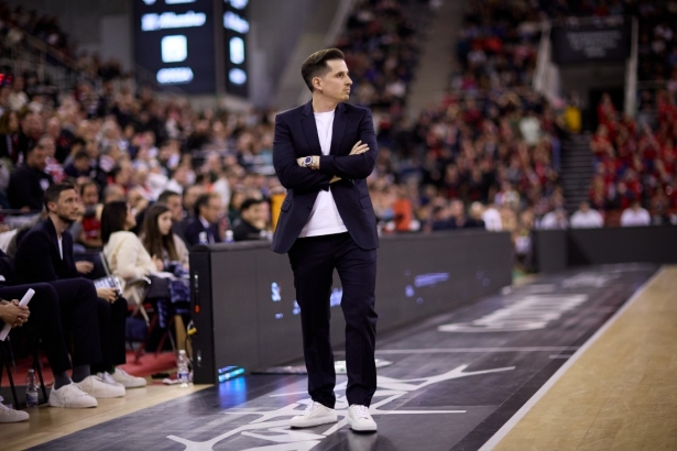 Arturo Ruiz exige concentración al equipo (COVIRAN GRANADA)