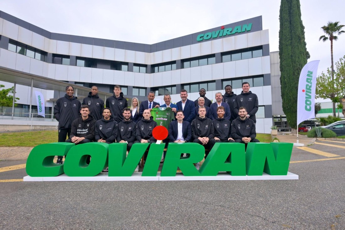 Presentación de la equipación conmemorativa del 65 aniversario de Coviran (COVIRAN GRANADA)
