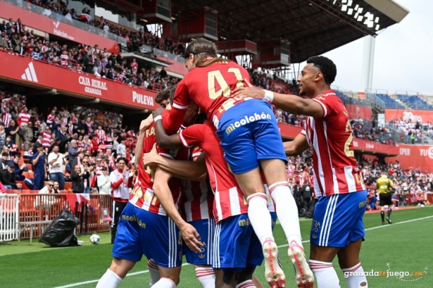 El Granada se lleva los tres puntos (J.M. BALDOMERO) El Granada se lleva los tres puntos (J.M. BALDOMERO)