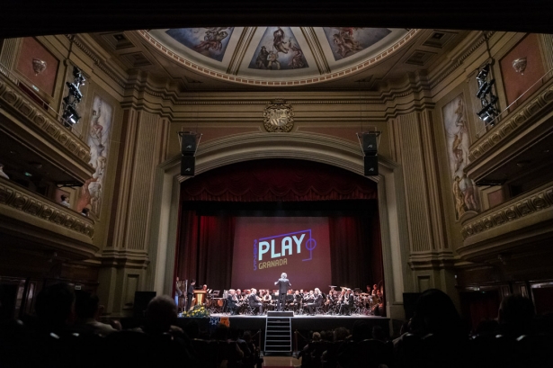 (PLAY GRANADA) (PLAY GRANADA)