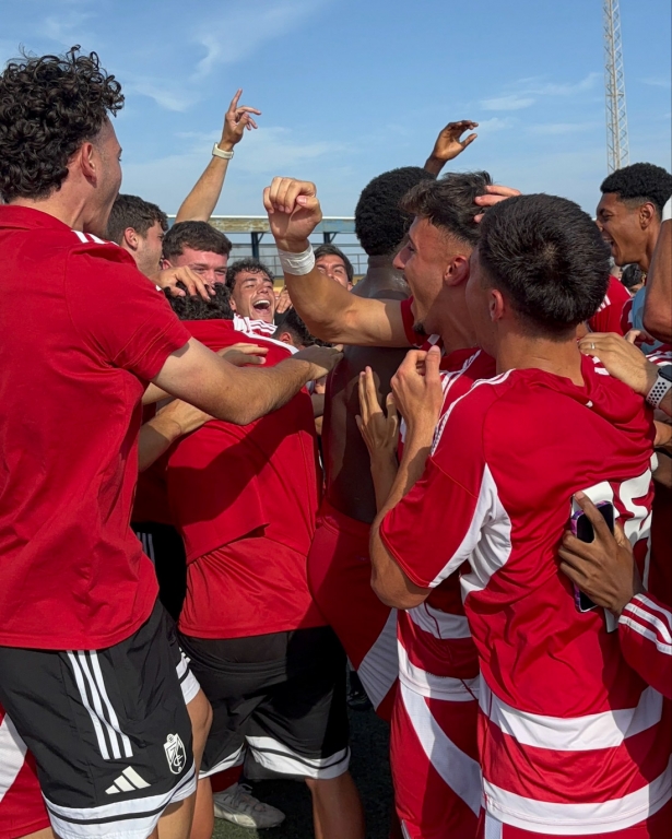 El Granada Juvenil celebra el Campeonato (GCF) El Granada Juvenil celebra el Campeonato (GCF)