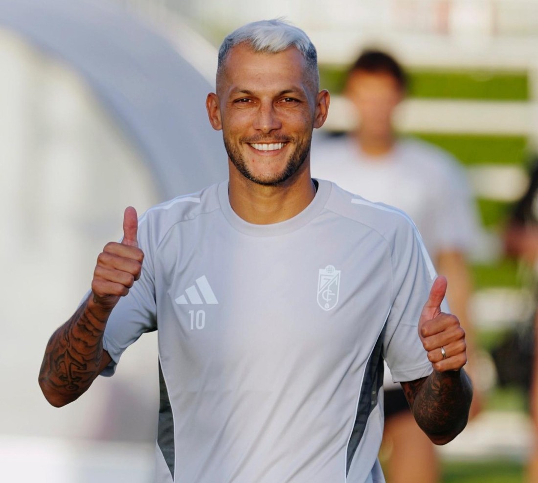 Stoichkov tiene un año más de contrato con el Granada (GRANADA CF)