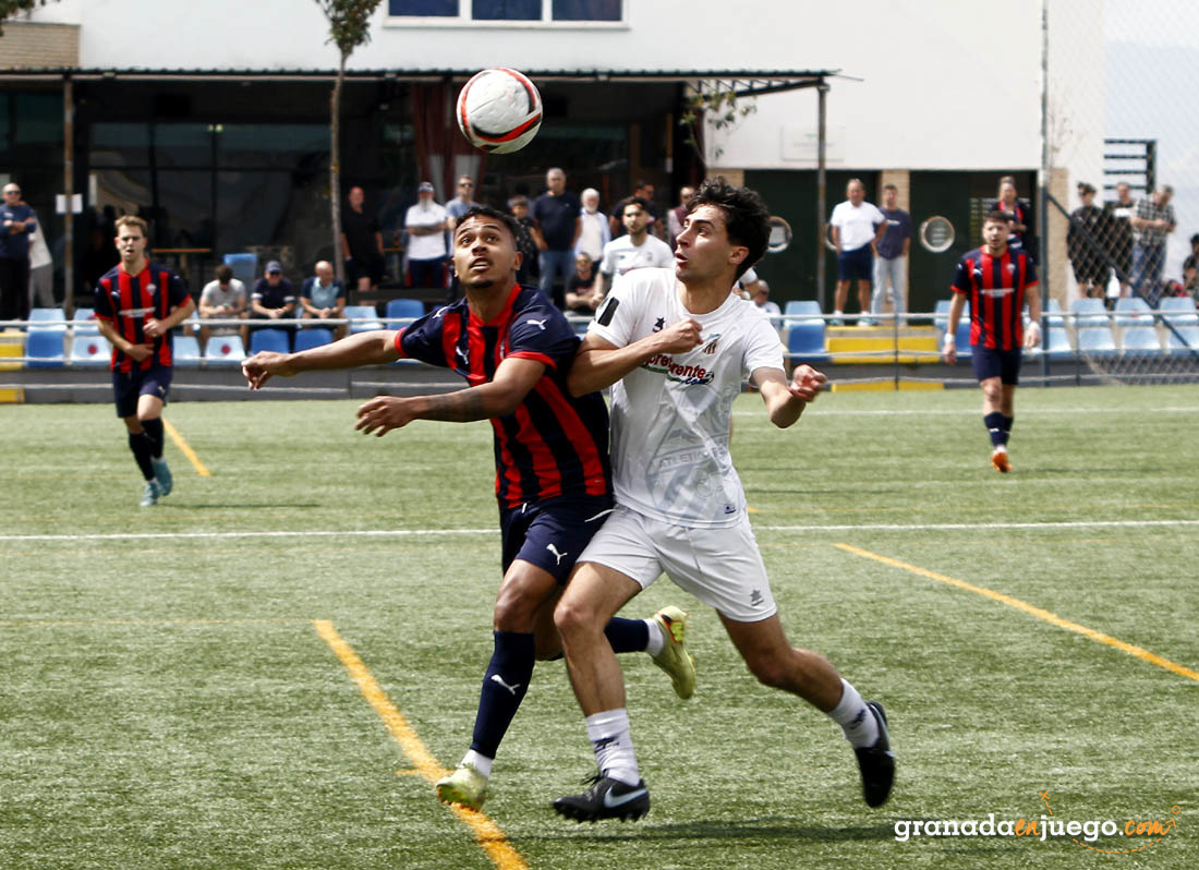 Atlético Monachil y Vandalia buscan el pase de la final (J. PALMA)