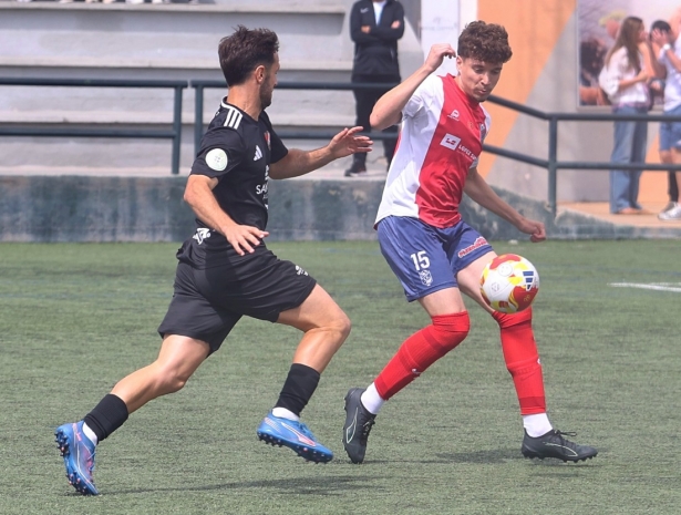 El Churriana no pierde las esperanzas de meterse en playoff (J. PALMA) El Churriana no pierde las esperanzas de meterse en playoff (J. PALMA)