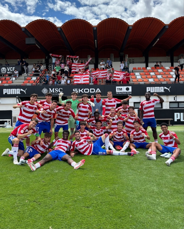 El Granada juvenil `asaltó` Paterna (GRANADA CF) El Granada juvenil `asaltó` Paterna (GRANADA CF)