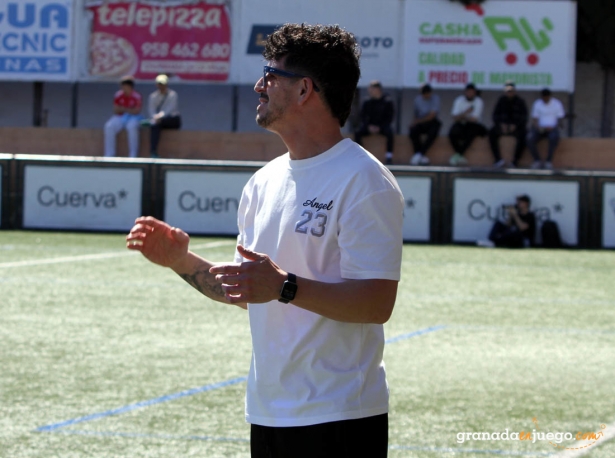 Leví Cantero, entrenador del Churriana CF, durante un partido de esta temporada (J. PALMA)