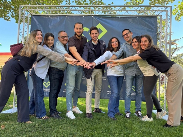 El diputado provincial de Deportes e Instalaciones Deportivas, Eric Escobedo, junto a los organizadores del evento, Iván Casado y Laureano Sánchez durante la presentación de este evento (DIPGRA) El diputado provincial de Deportes e Instalaciones Deportivas, Eric Escobedo, junto a los organizadores del evento, Iván Casado y Laureano Sánchez durante la presentación de este evento (DIPGRA)