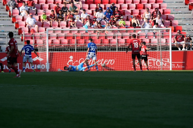 Astralaga fue el más destacado del Granada CF (LOF) Astralaga fue el más destacado del Granada CF (LOF)