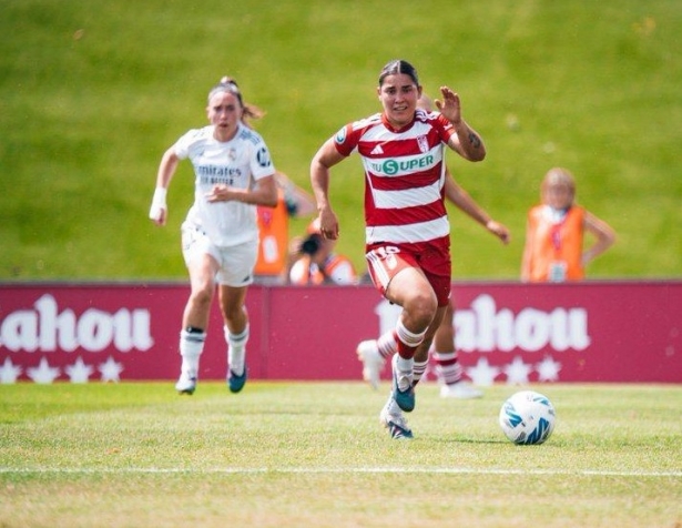 Las rojiblancas no pudieron llevarse la victoria (GRANADA CF) Las rojiblancas no pudieron llevarse la victoria (GRANADA CF)