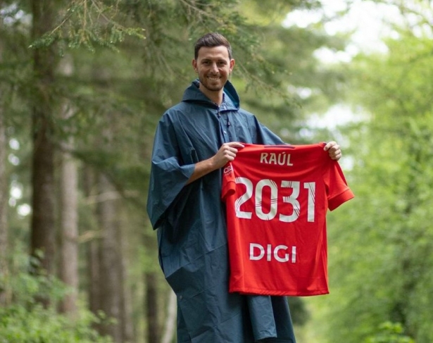 El granadino renueva con Osasuna (OSASUNA) El granadino renueva con Osasuna (OSASUNA)
