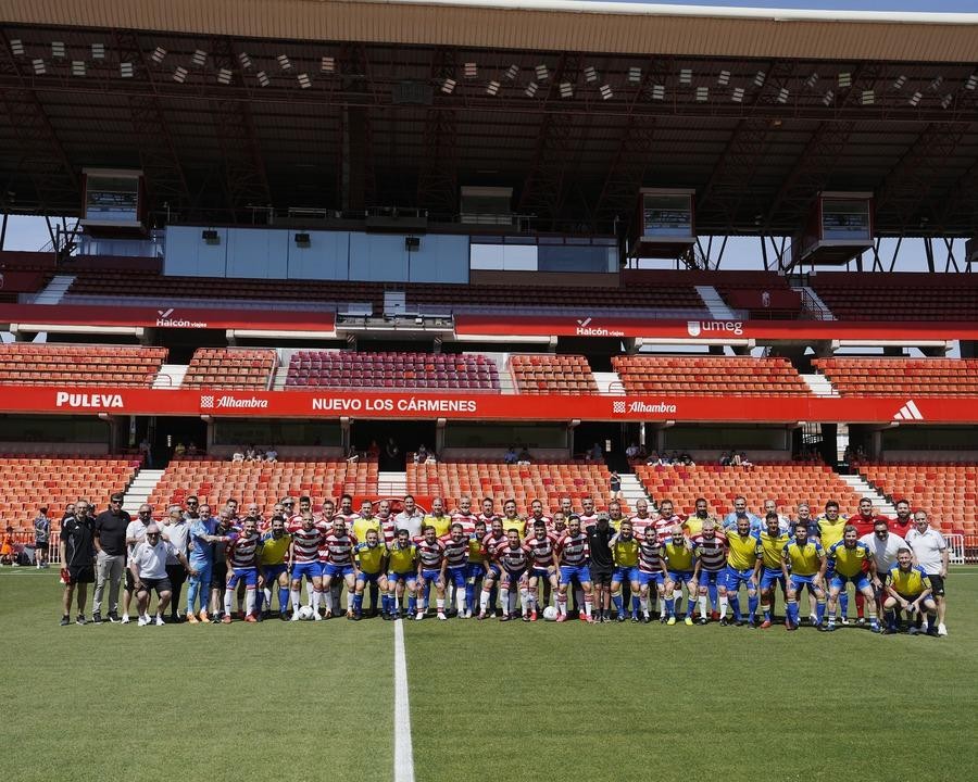 Los veteranos del Granada y Cádiz se han medido en Los Cármens (GRANADA CF)