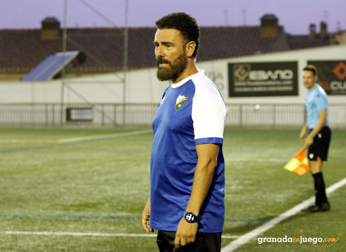 Rizos podría llegar al banquillo del juvenil del Granada CF (J. PALMA)