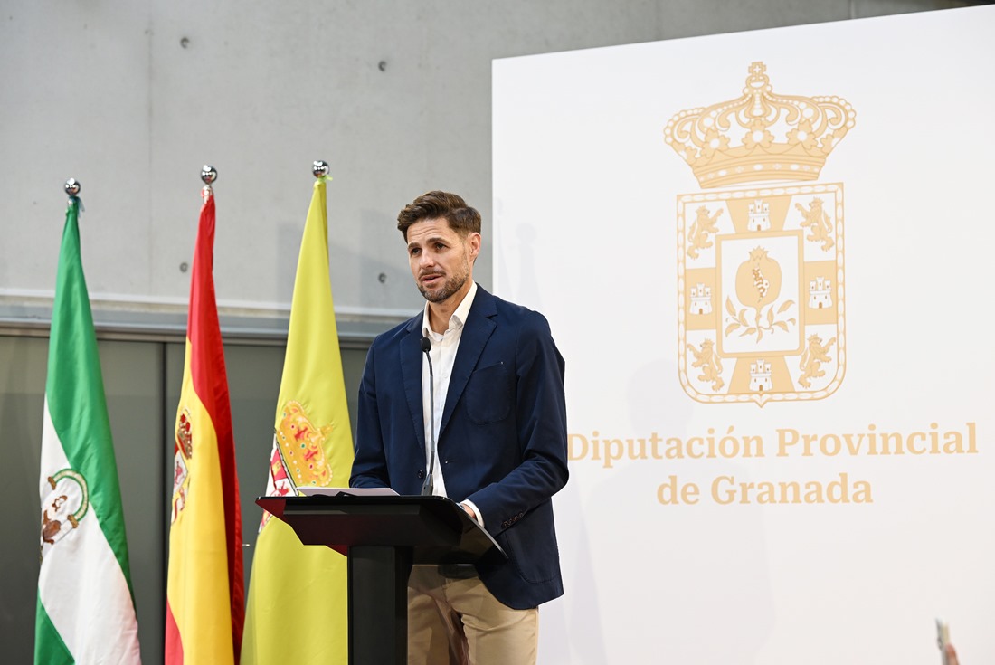 El diputado de Deportes e Instalaciones Deportivas, Eric Escobedo (DIPGRA)