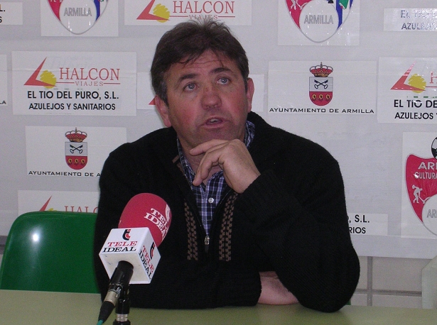 Antonio Ruiz `Maquiles`, entrenador del Arenas de Armilla, en la temporada 2003-04 (GRJ)