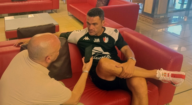 Jorge Molina, entrenador del Arenas de Armilla, en un momento de la entrevista (D. CONTRERAS) Jorge Molina, entrenador del Arenas de Armilla, en un momento de la entrevista (D. CONTRERAS)