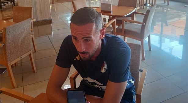 Álex Gálvez, jugador del Arenas de Armilla, en un momento de la entrevista (DAVID CONTRERAS) Álex Gálvez, jugador del Arenas de Armilla, en un momento de la entrevista (DAVID CONTRERAS)