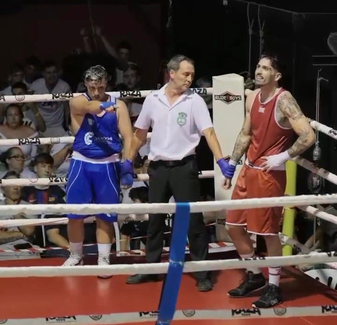Velada de boxeo en el Gimnasio Tijuana de La Zubia 