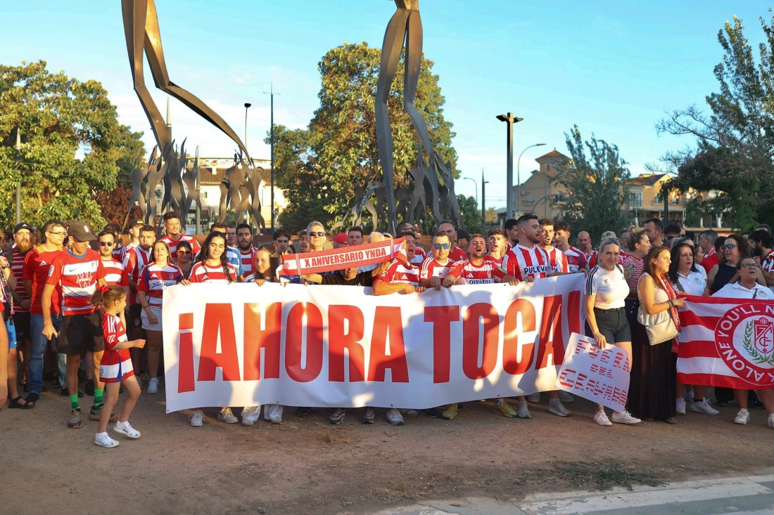 La afición protestó por la situación del club (GPMEDIA)