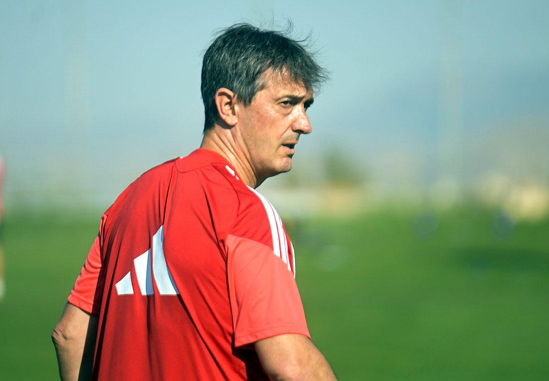 Pacheta, entrenador del Granada CF, en el primer entreno de la pretemporada (GP MEDIA)