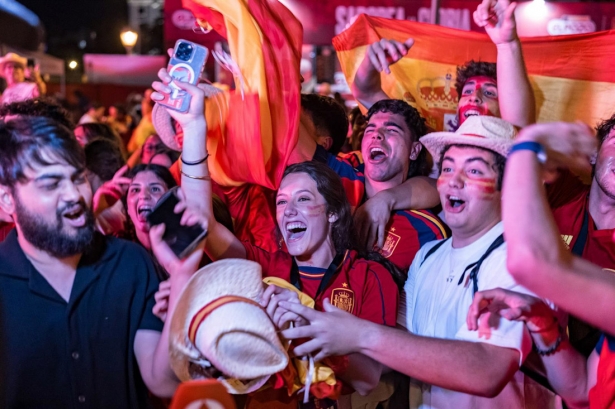 Aficionados a la selección española de fútbol durante la celebración del partido de semifinales del mundial entre España y Francia. Archivo (DIEGO RADAMÉS - EUROPA PRESS) Aficionados a la selección española de fútbol durante la celebración del partido de semifinales del mundial entre España y Francia. Archivo (DIEGO RADAMÉS - EUROPA PRESS)