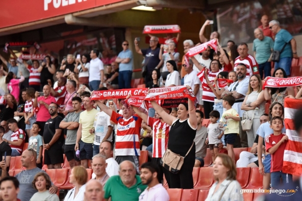 La afición podrá este sábado reencontrarse con el Granada (J.M. BALDOMERO)