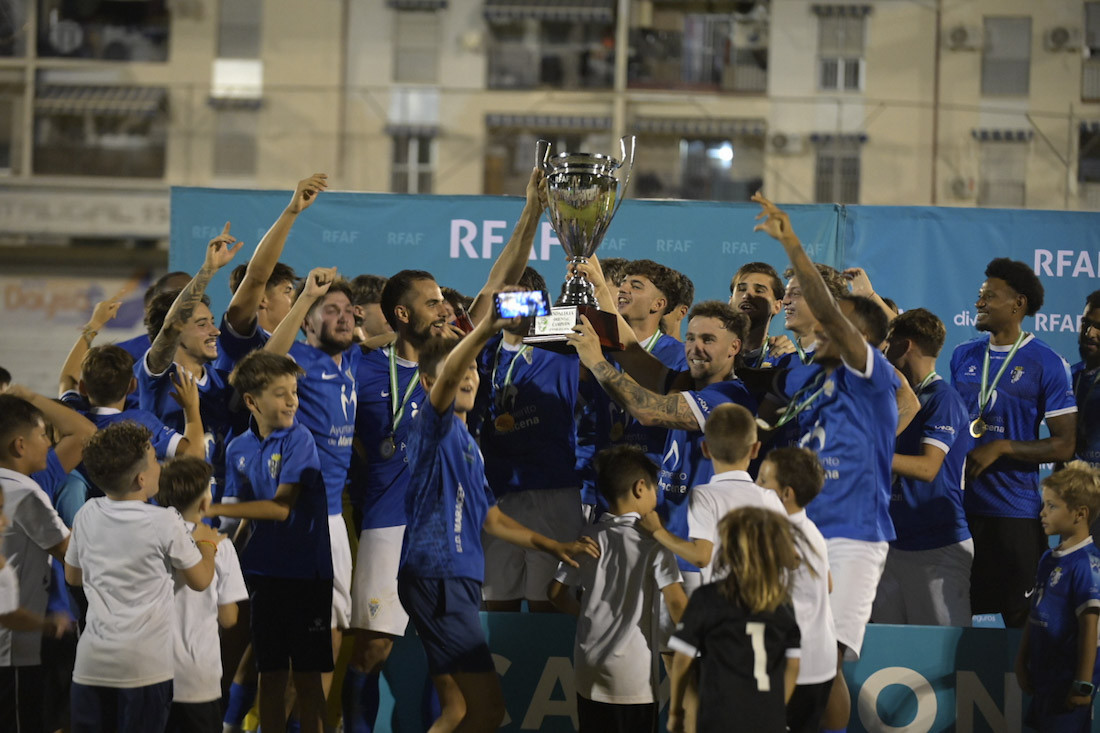 La UD Maracena levanta el trofeo de la Copa Andalucía (GPMEDIA)