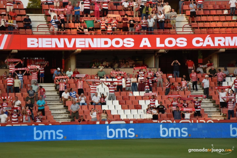 La afición regresa a 'Los Cármenes' para apoyar al equipo (J.M. BALDOMERO) La afición regresa a 'Los Cármenes' para apoyar al equipo (J.M. BALDOMERO)