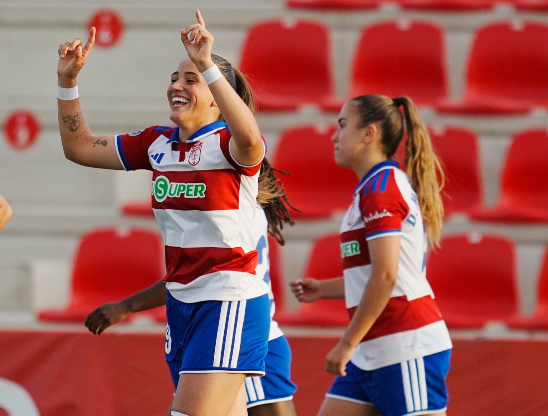 Las rojiblancas se anotan el primer triunfo de la temporada (GRANADA CF)