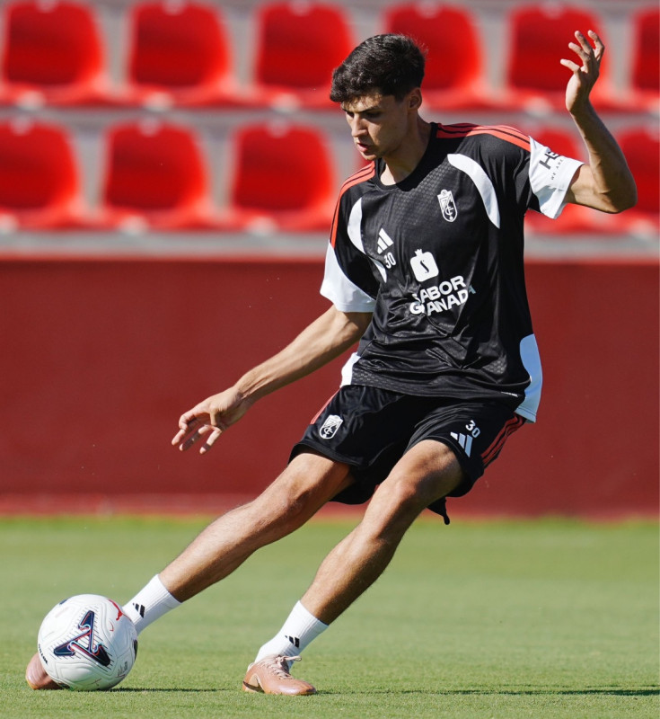 Flores ha visto como ha perdido peso en la rotación de Pacheta (GRANADA CF) Flores ha visto como ha perdido peso en la rotación de Pacheta (GRANADA CF)
