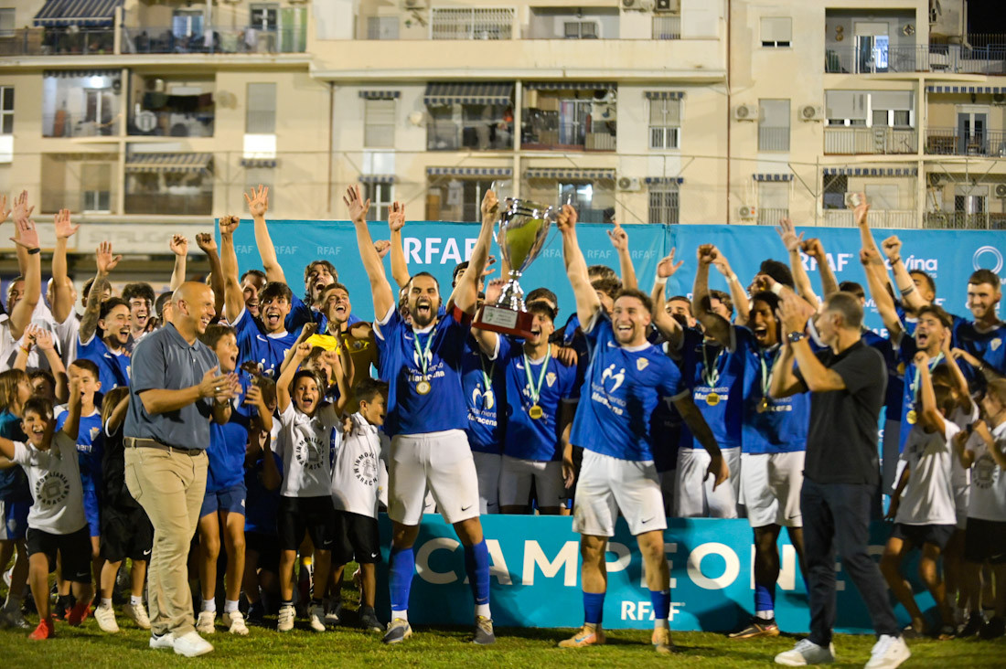 El Maracena celebra la consecución de la Copa Andalucía (GPMEDIA)