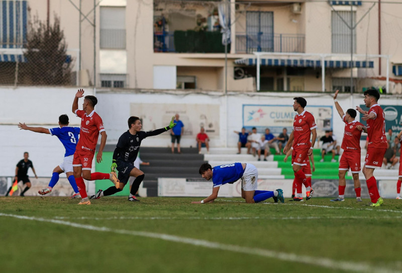 Momento en que la UD Maracena consiguió el empate (DIEGO LEMUS)
Momento en que la UD Maracena consiguió el empate (DIEGO LEMUS)