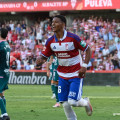 Owen se estrenó como goleador con el Granada (J.M. BALDOMERO)