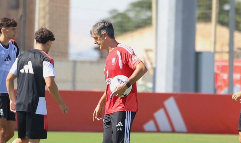 Pacheta espera que el equipo ofrezca su mejor versión en 'Butarque' (J. AZCOYTIA) Pacheta espera que el equipo ofrezca su mejor versión en 'Butarque' (J. AZCOYTIA)