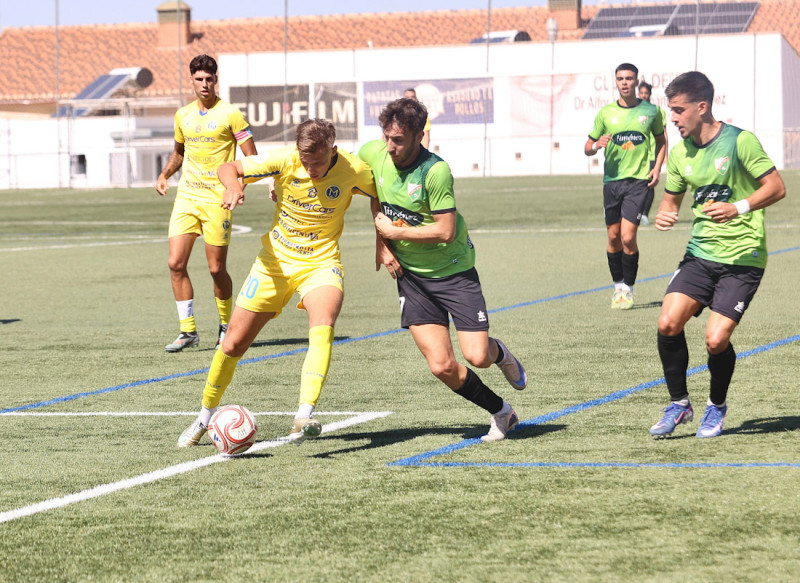 Jorge Vela presiona a Konstantin Liakhov (GPMEDIA)