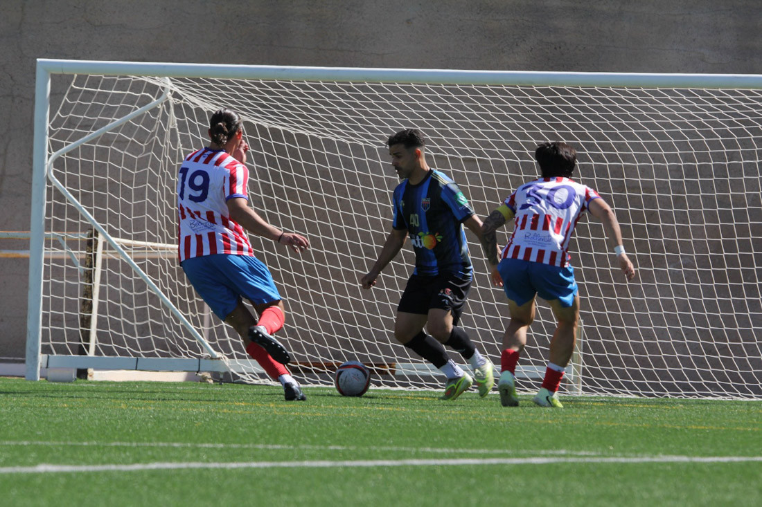 Pedro Corral debutó en el Purullena CF (LOREN TOMÁS)