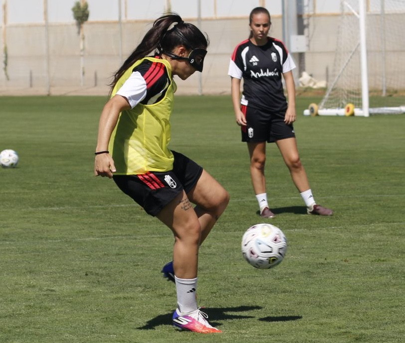 Las rojiblancas intentarán volver con la victoria (GRANADA CF)