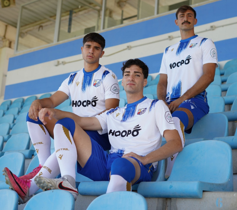 El Motril estrena su nueva equipación (CF MOTRIL) El Motril estrena su nueva equipación (CF MOTRIL)