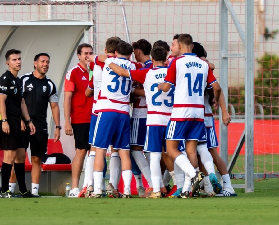 El filial rojiblanco logra una nueva victoria (GRANADA CF)