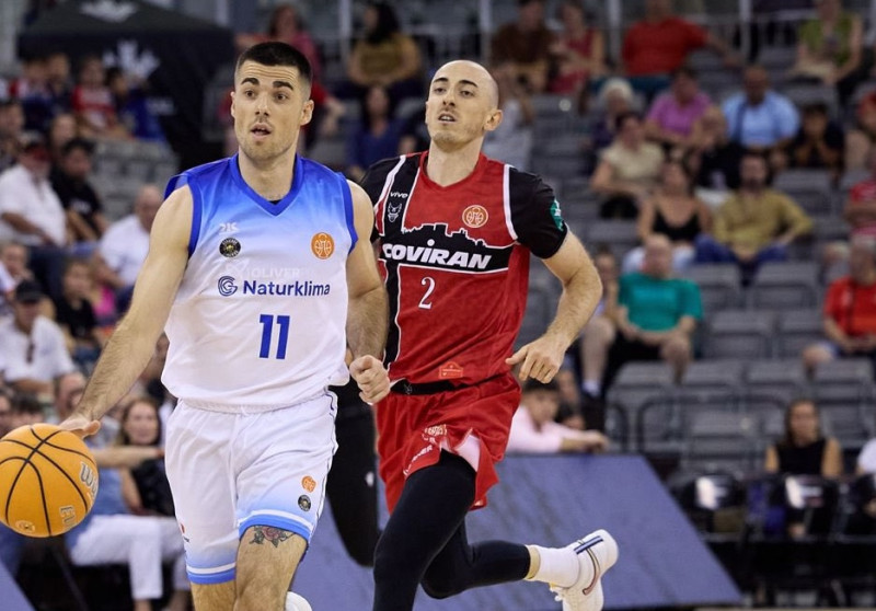 Rousselle se lesionó en el segundo cuarto del duelo ante el Gipuzkoa (COVIRAN GRANADA) Rousselle se lesionó en el segundo cuarto del duelo ante el Gipuzkoa (COVIRAN GRANADA)